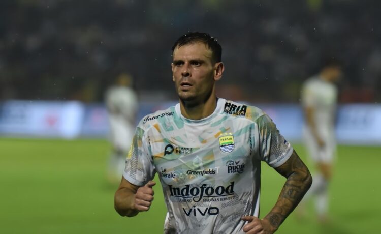 Tyronne del Pino: Sang matador Persib Bandung yang digunakan telat panas